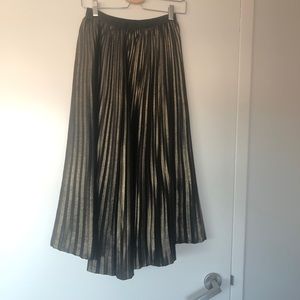 Aritzia Babaton gold pleated skirt, s
